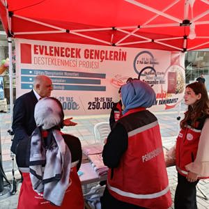 Kadın Konukevi El Emeği Ürünleri Standına Yoğun İlgi - fotoğraf 3