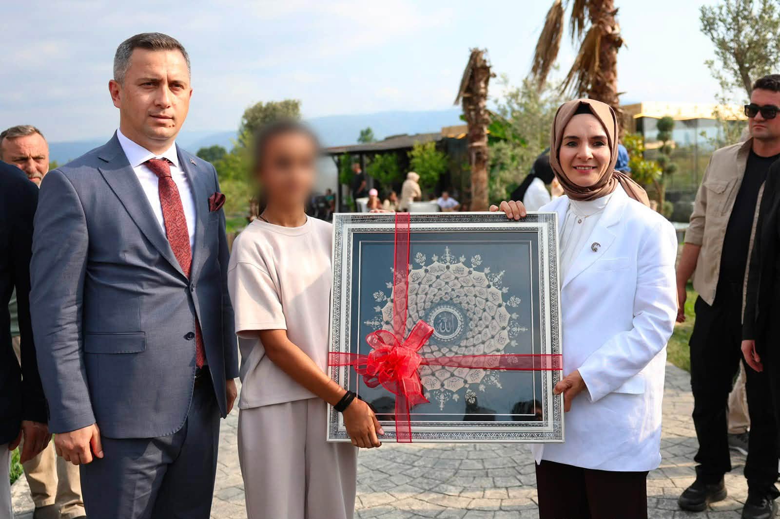Bakanımız Sayın Mahinur Özdemir Göktaş Yaban Mersini Bahçesini Ziyaret Etti.