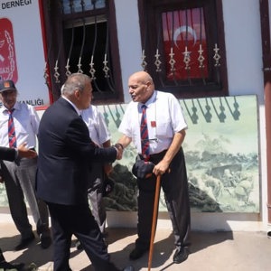İl Müdürümüz Sami Çiftten Türkiye Muharip Gaziler Derneği Karabük Şubesine Ziyaret - fotoğraf 5