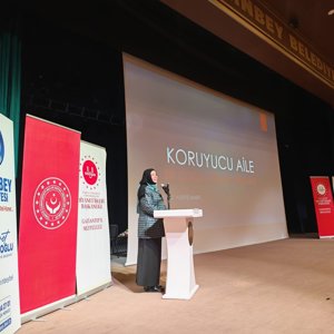 "İslam'da Koruyucu Aile Olmak" Konferansı Yoğun Katılımla Gerçekleştirildi - fotoğraf 2