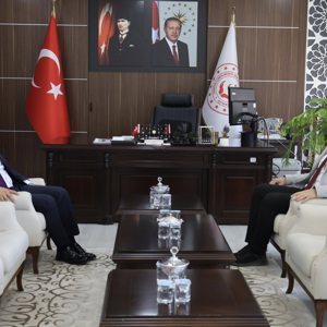 Vali Yardımcımız Sayın Mustafa Caner Çulukar İl Müdürümüz Özgür Kırmızıtaş’ı makamında ziyaret etti - fotoğraf 1