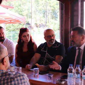 BİLECİK HUZUREVİNDE DONDURMA İKRAMI ETKİNLİĞİ - fotoğraf 1