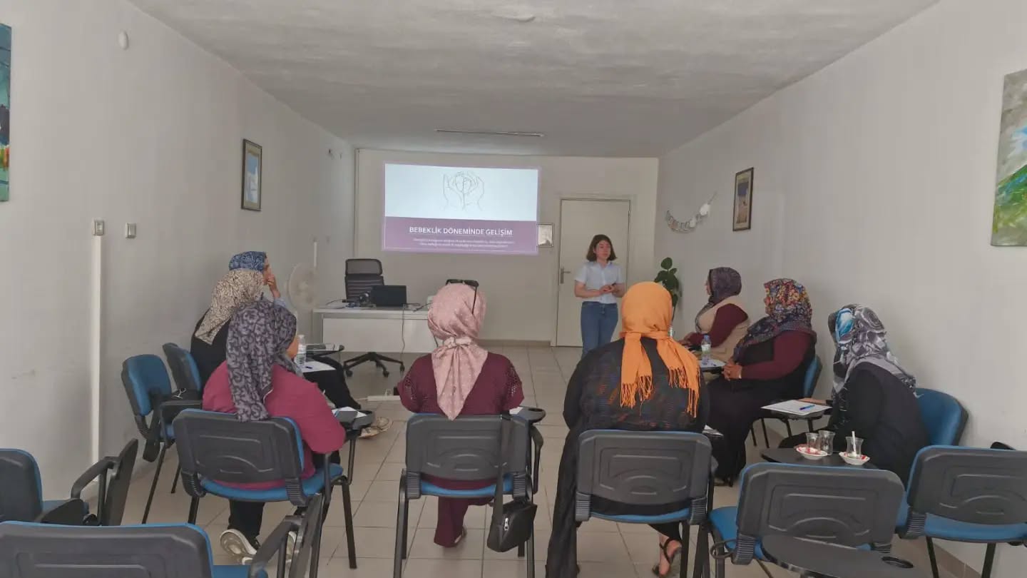 "Doğum Öncesi Dönemden Ergenliğe Gelişim" Konulu Eğitim Gerçekleştirildi