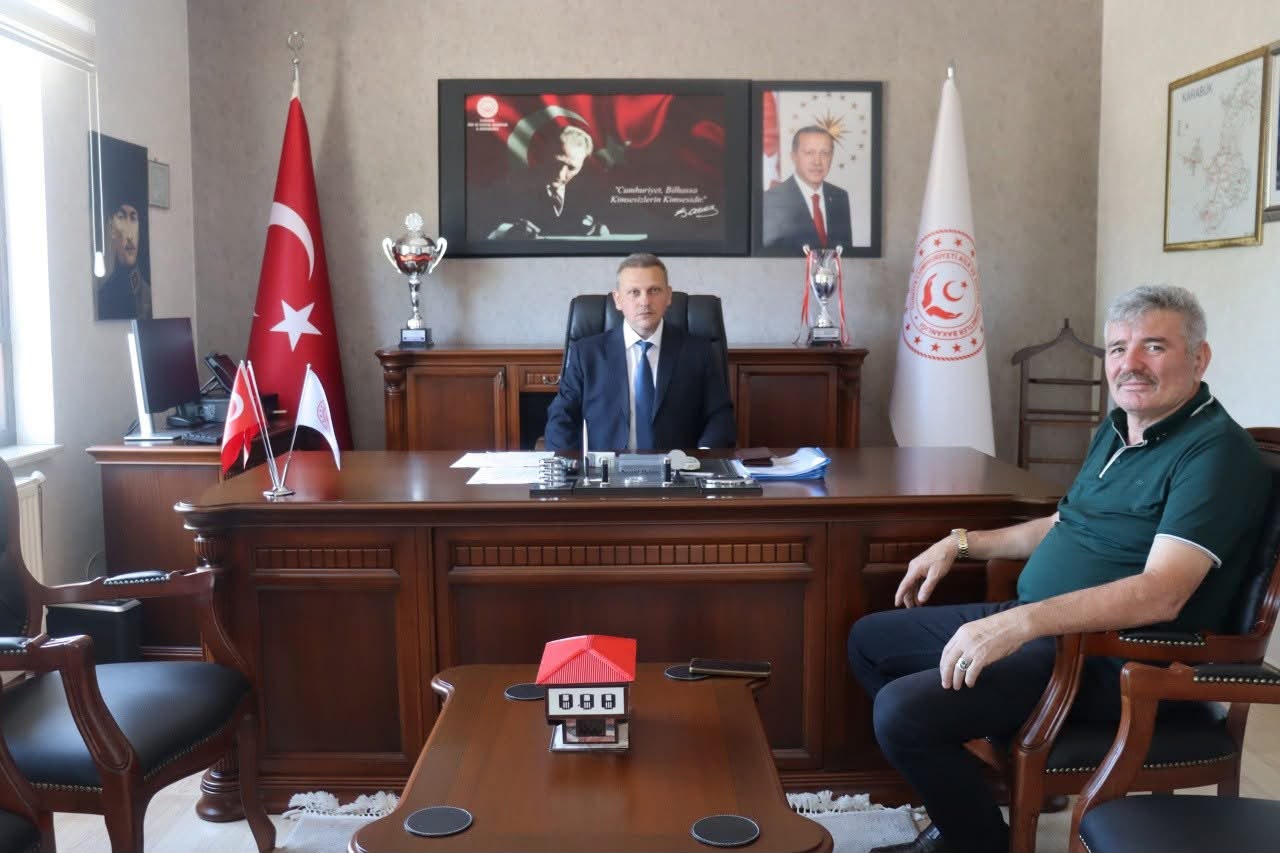Karabük Otistik Çocuklar Derneği Başkanı Bekir Karamandan İl Müdürümüz Sami Çifte Hayırlı Olsun Ziyareti