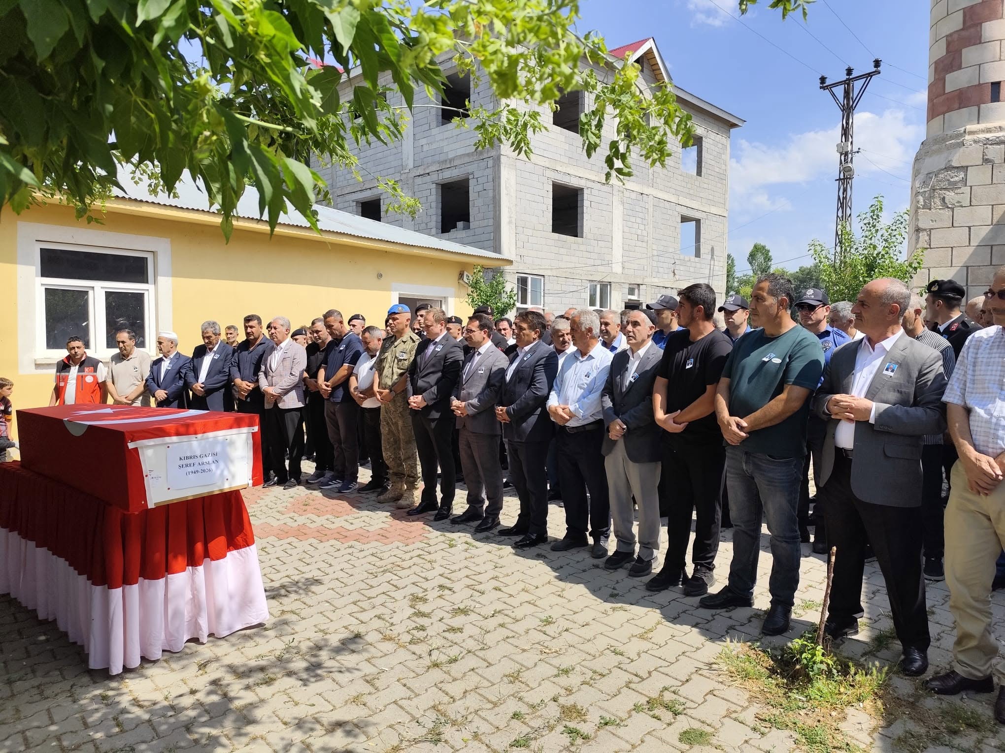 Kıbrıs Gazimiz Şeref Arslan Son Yolculuğuna Uğurlandı