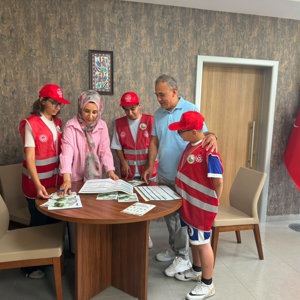 Çocuk Hakları ve Politikaları Birim Koordinatörü Zeynep YARAR ile Çocuk Hakları Komite Temsilcileri, İl Müdürümüz Mustafa ÇAKIR’ı makamında ziyaret etti. - fotoğraf 1