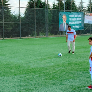 Çocuklarımız Futbol Dünyasının Tanınmış İsimleriyle Bir Araya Geldi - fotoğraf 3