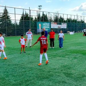 Çocuklarımız Futbol Dünyasının Tanınmış İsimleriyle Bir Araya Geldi - fotoğraf 2