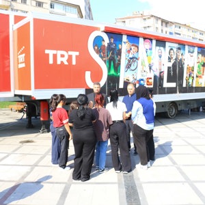 ÇOCUKLARIMIZ TRT SİNEMA TIRI İLE KEYİFLİ BİR GÜN YAŞADI - fotoğraf 3