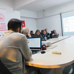  AİLE İÇİ İLETİŞİM VE BAĞIMLILIK EĞİTİMLERİ - fotoğraf 1