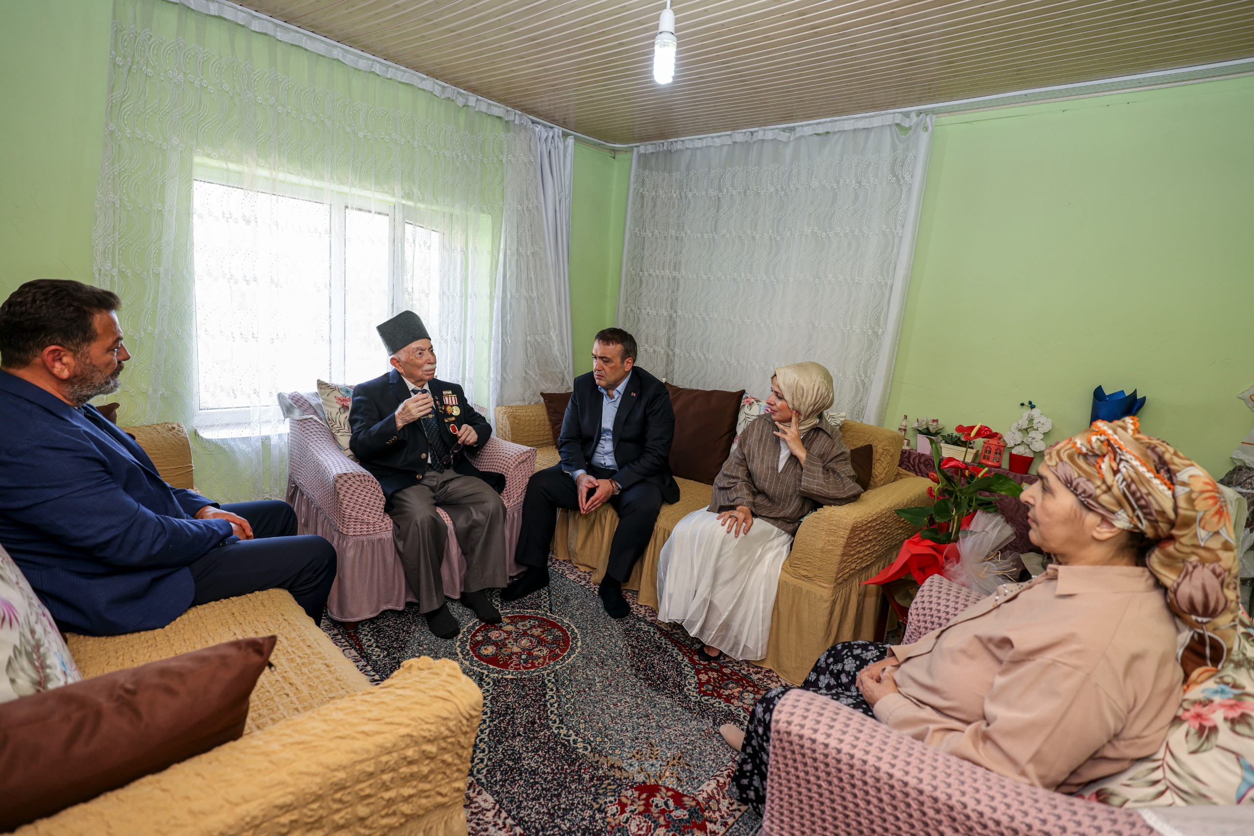 KIBRIS GAZİMİZ FAHRİ KARATAY’A ZİYARET