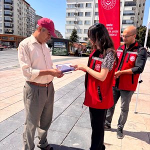 Mobil Sosyal Hizmet Aracımız Cumhuriyet Meydanında Vatandaşlarımızla Buluştu - fotoğraf 2