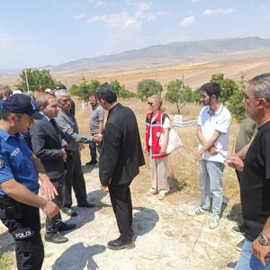 Kahraman Şehidimiz Kenan ARI’nın annesi Fati ARI’nın cenaze törenine katılarak kıymetli ailesine taziyede bulunuldu. - fotoğraf 2