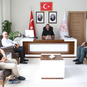 İL GENEL MECLİSİ BAŞKAN VEKİLİ VE ALACAKAYA İLÇE BAŞKANINDAN İL MÜDÜRÜMÜZE ZİYERET - fotoğraf 1
