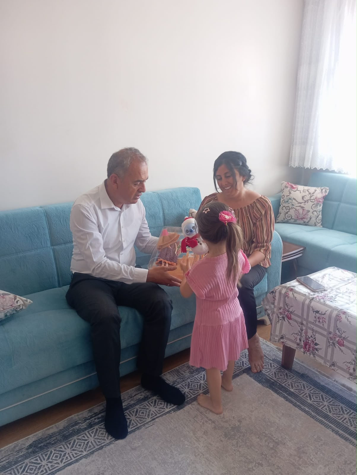  Cumhurbaşkanımızın kararıyla ilan edilen Aile ve Nüfus 10 Yılı (2026-2035) kapsamında, İl Müdürümüz Mustafa ÇAKIR, Şube müdürümüz Esra Baysal ve görevli personelimiz tarafından aile ziyaretleri gerçekleştirildi.
