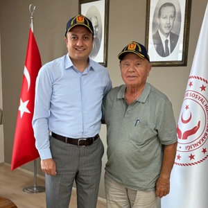 İl Müdürümüz Sayın Selim Köse, Muharip Gaziler Derneği Isparta Şube Başkanı Sayın Hamit Gülbiçer ve kıymetli yönetim kurulu üyeleri ile Türkiye Harp Malulü Gaziler Şehit Dul ve Yetimleri Derneği Isparta Şube Başkanı Sayın Ali Savcı'yı makamında misafir etti. - fotoğraf 1