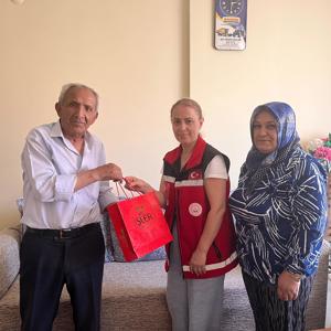 15 Temmuz Demokrasi ve Milli Birlik Günü münasebetiyle kahraman şehidimizin ve kahraman gazilerimizin kıymetli aileleri ziyaret edildi. - fotoğraf 2