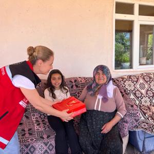 15 Temmuz Demokrasi ve Milli Birlik Günü münasebetiyle kahraman şehidimizin ve kahraman gazilerimizin kıymetli aileleri ziyaret edildi. - fotoğraf 1