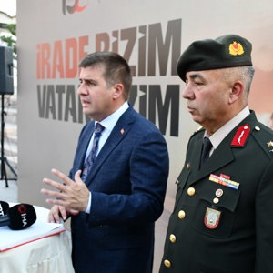 Cumhuriyet ve Demokrasi Meydanı’nda kurulan 15 Temmuz Demokrasi ve Millî Birlik Günü Dijital Gösterim Merkezi ziyaret edildi.  - fotoğraf 3
