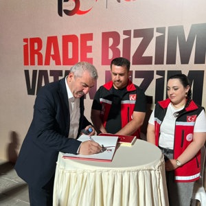15 Temmuz Demokrasi ve Millî Birlik Günü anma programı kapsamında, 15 Temmuz Anı Defteri imzalandı. - fotoğraf 5