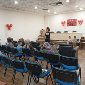 Tavşanlı’da Aile Eğitim Programı Kapsamında Eğitimler Gerçekleştirildi - fotoğraf 2