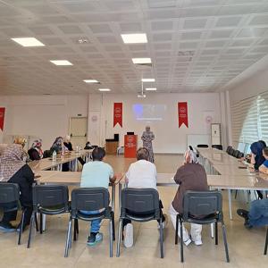 İş Gücü Uyum Programı Katılımcılarına Yönelik Eğitimler Gerçekleştirildi - fotoğraf 1