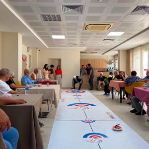 Salihli Huzurevi’nde Floor Curling Etkinliği Düzenlendi - fotoğraf 3