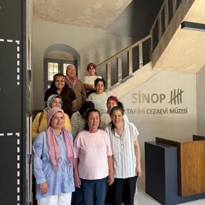 Engelsiz Yaşam Bakım Rehabilitasyon ve Aile Danışma Merkezi Müdürlüğümüzden hizmet alan özel gereksinimli bireylerimiz için Sinop’a tarihi ve kültürel gezi düzenlendi. - fotoğraf 3