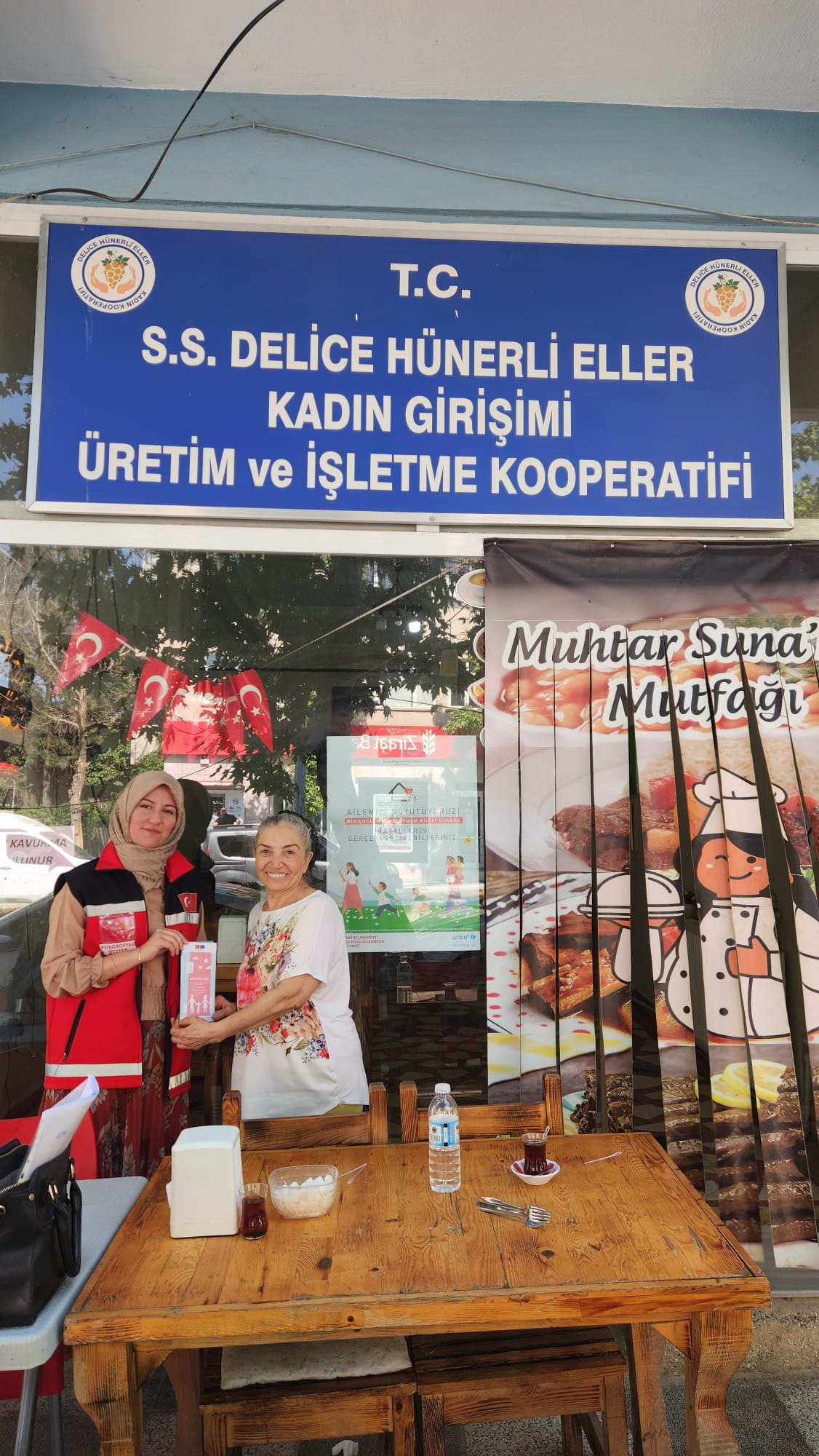 Koruyucu Aile ve Çocuk Hakları Tanıtım Faaliyetleri kapsamında, Delice Hünerli Eller Kadın Girişimi Üretim ve İşletme Kooperatifi, Delice Belediyesi ve Delice Gençlik Merkezi ziyaret edilerek tanıtım çalışmaları gerçekleştirildi.