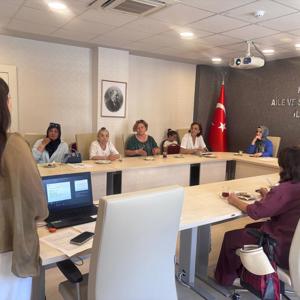 Kadın kooperatiflerinin temsilcilerine “Kadına Yönelik Şiddetle Mücadele” ve “Kadının Güçlenmesi” konulu eğitimler verildi. - fotoğraf 1