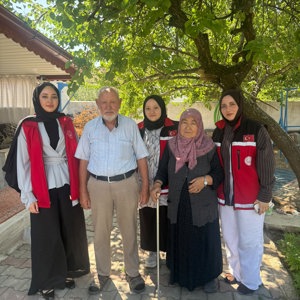 Kahraman şehitlerimizin kıymetli aileleri ziyaret edildi. - fotoğraf 1