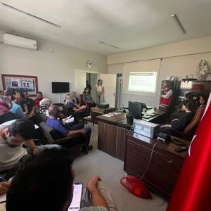 Karakeçili Devlet Hastanesi personellerine, Bakanlığımızın hizmet modellerinin tanıtımı yapıldı. - fotoğraf 2