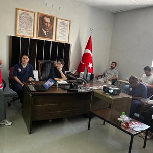 Karakeçili Devlet Hastanesi personellerine, Bakanlığımızın hizmet modellerinin tanıtımı yapıldı. - fotoğraf 1