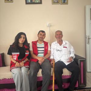 Kahraman şehidimizin kıymetli ailesi ve kahraman gazimiz ziyaret edildi. - fotoğraf 2