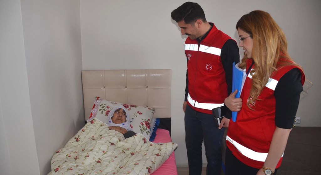 Evde Bakım Yardımı ödemeleri hak sahiplerinin hesaplarına artışlı şekilde yatırılmaya başlandı
