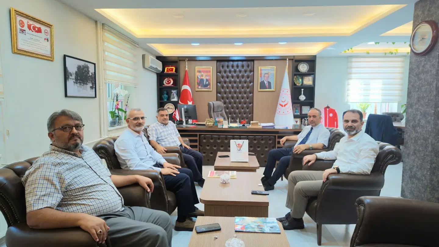 Konya İl Müftü Yardımcısı Sayın Mevlüt Hakan Asan ve Şube Müdürü Sayın Yusuf Yerligil, İl Müdürümüz Sayın Arif Topal’ı Makamında Ziyaret Etti