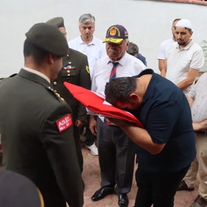 Kıbrıs Gazimiz Tahir Evkayayı Ebediyete Uğurladık - fotoğraf 8