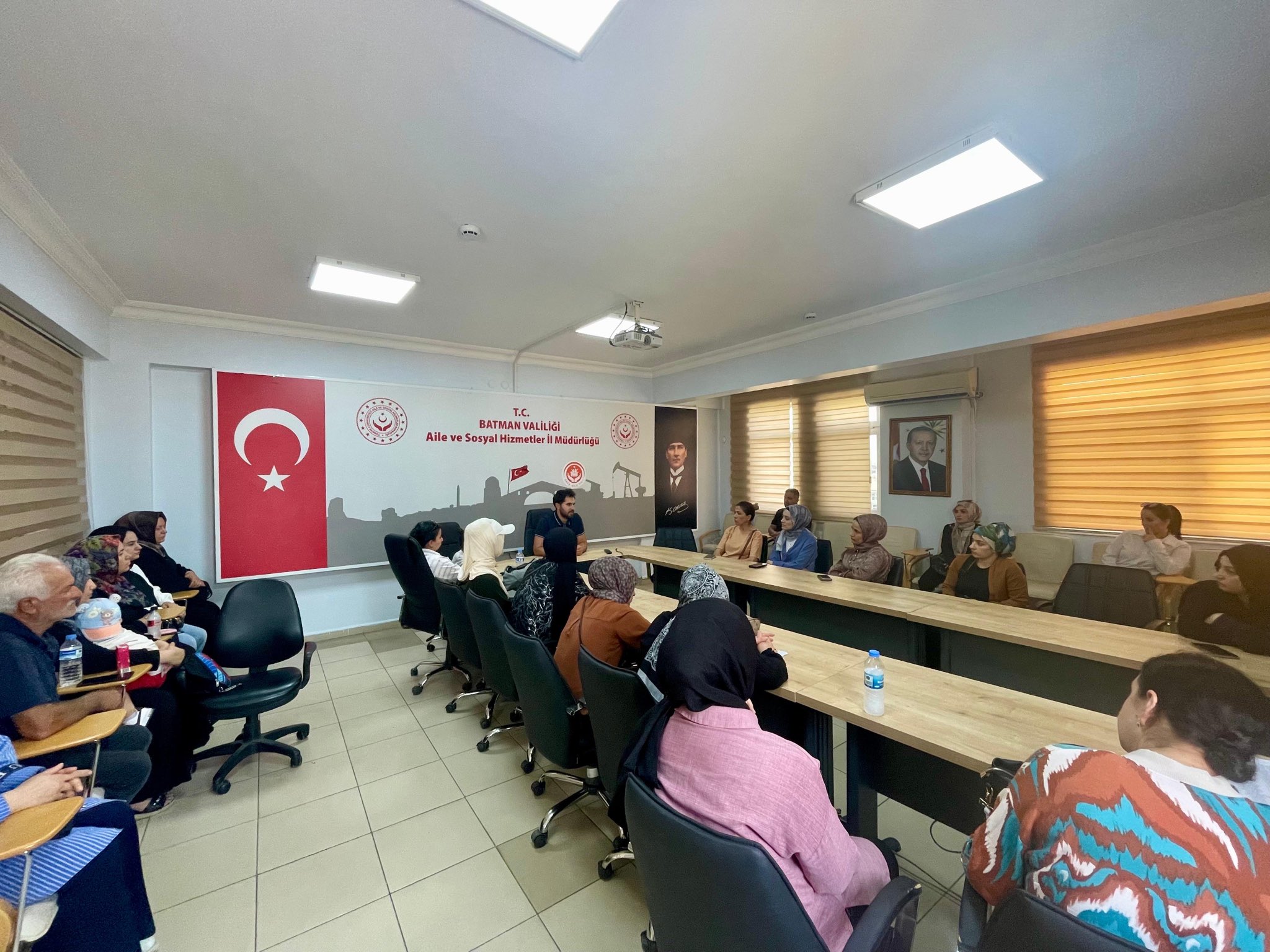 Batman’da Ailelere Güvenli Teknoloji Kullanımı Eğitimi: Bağımlılığa Karşı Bilinçlendirme Eğitimi