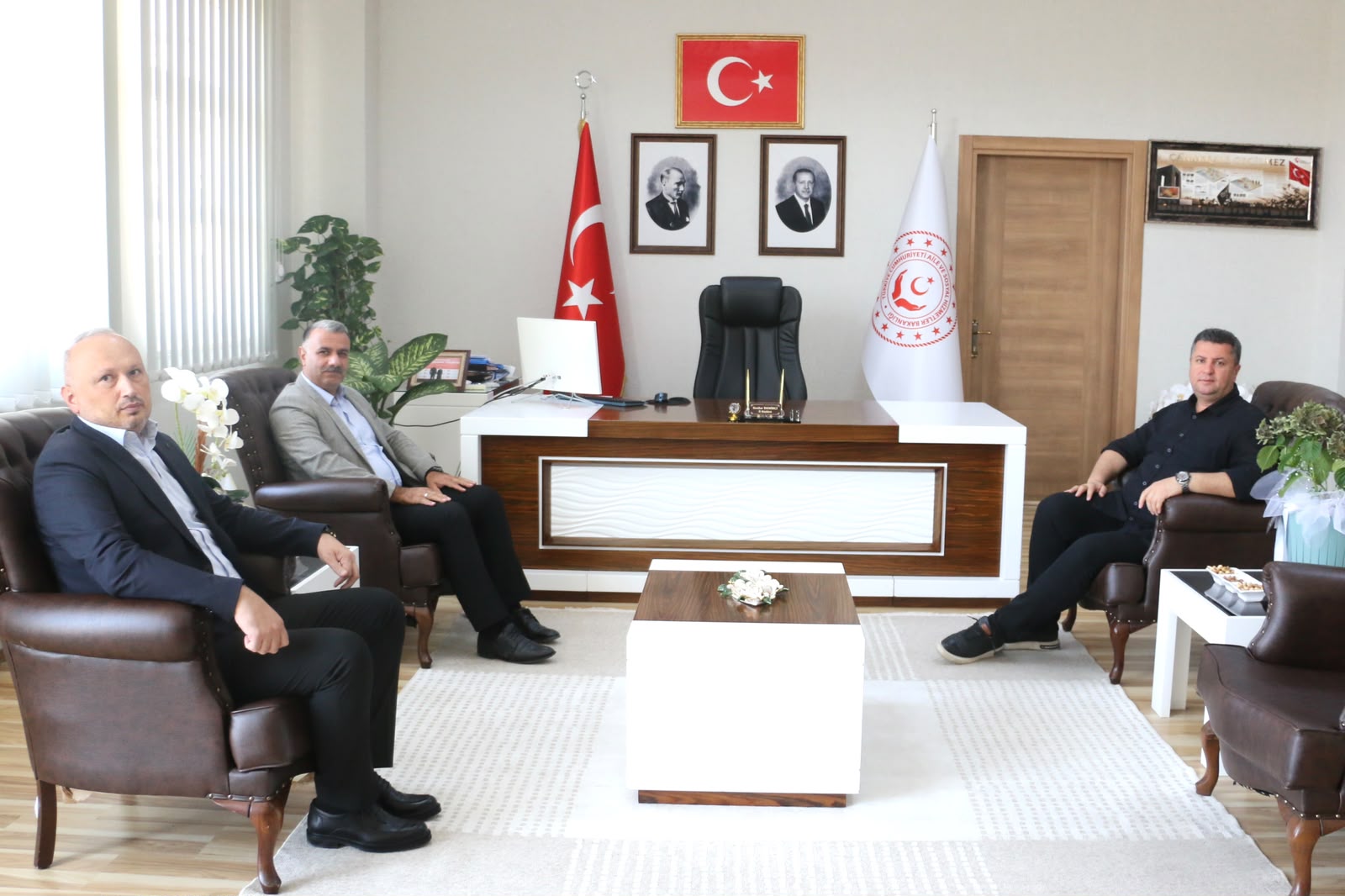 PTT 8. BÖLGE MÜDÜRÜ VE MÜDÜR YARDIMCISINDAN İL MÜDÜRÜMÜZE ZİYARET