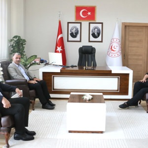PTT 8. BÖLGE MÜDÜRÜ VE MÜDÜR YARDIMCISINDAN İL MÜDÜRÜMÜZE ZİYARET - fotoğraf 1