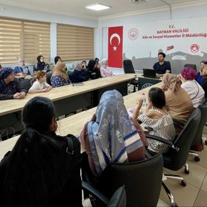 Ailelere Yönelik “Teknoloji Bağımlılığı” Eğitimi Düzenlendi - fotoğraf 1