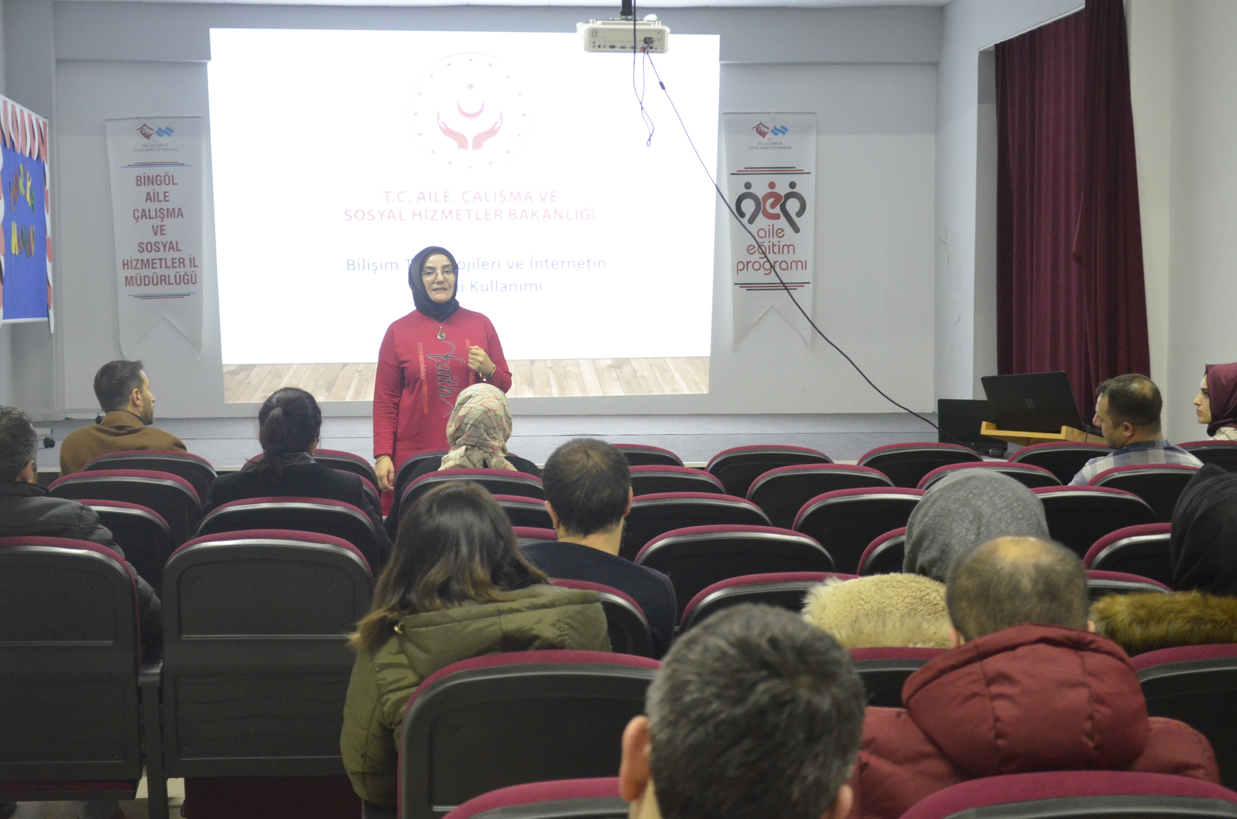 Bingöl Özel Harikalar Diyarı Kreş ve Gündüz Bakımevi Çalışanlarıyla Velilerine “Bilişim Teknolojileri ve İnternetin Bilinçli Kullanılması” Semineri Verildi