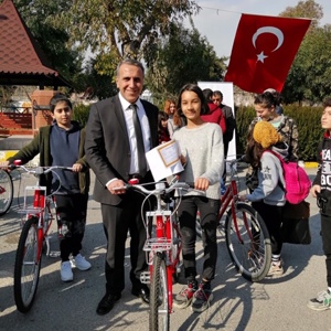 Çocuklarımıza Sağlıklı Yaşam Amacı ile Bisiklet Dağıttık - fotoğraf 3