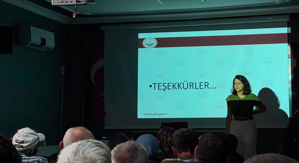 Engelli bireylerin ailelerine eğitim