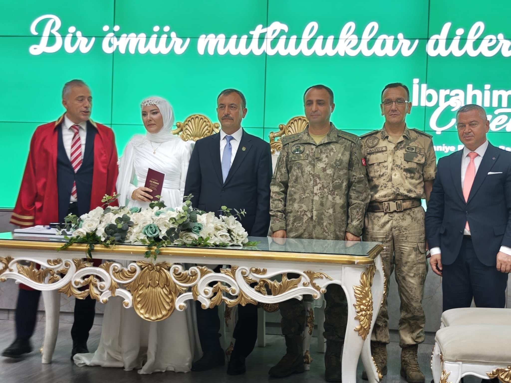 İl Müdürümüz Sayın Naci Yılmaz, Nikâh Merasimine Katıldı İl Müdürümüz Sayın Naci Yılmaz, Şehit Yakınları ve Gaziler Birimi personelimiz ile birlikte, Türkiye Harp Malulü Gaziler, Şehit Dul ve Yetimleri Derneği Osmaniye Şube Başkanı Sayın İsmail Kaba’nın nikâh merasimine katıldı.