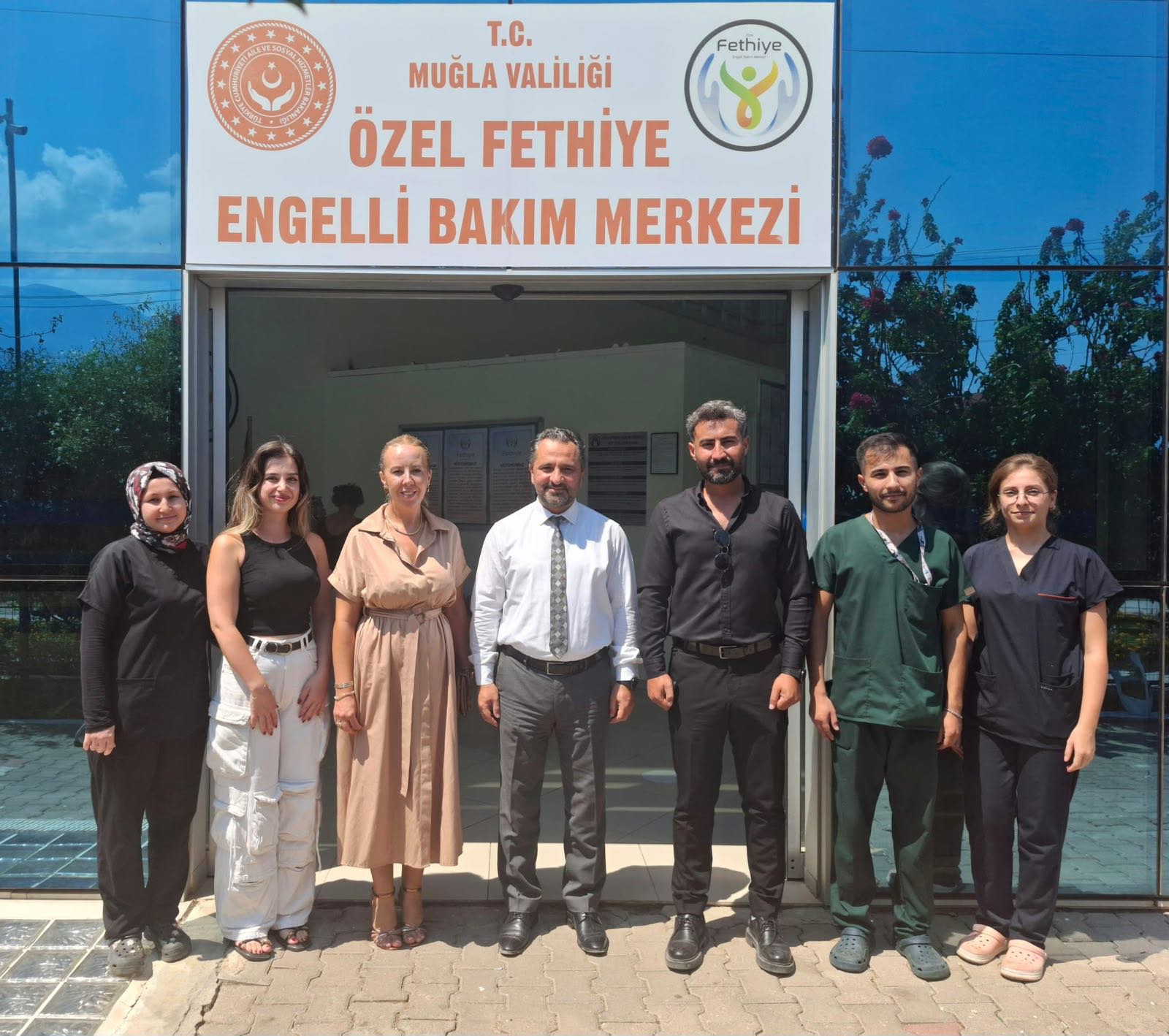 İl Müdürümüz Mahmut SELÇUK, Fethiye ilçesinde faaliyet gösteren Özel Fethiye Engelli Bakım Merkezi’ni ziyaret etti. 
