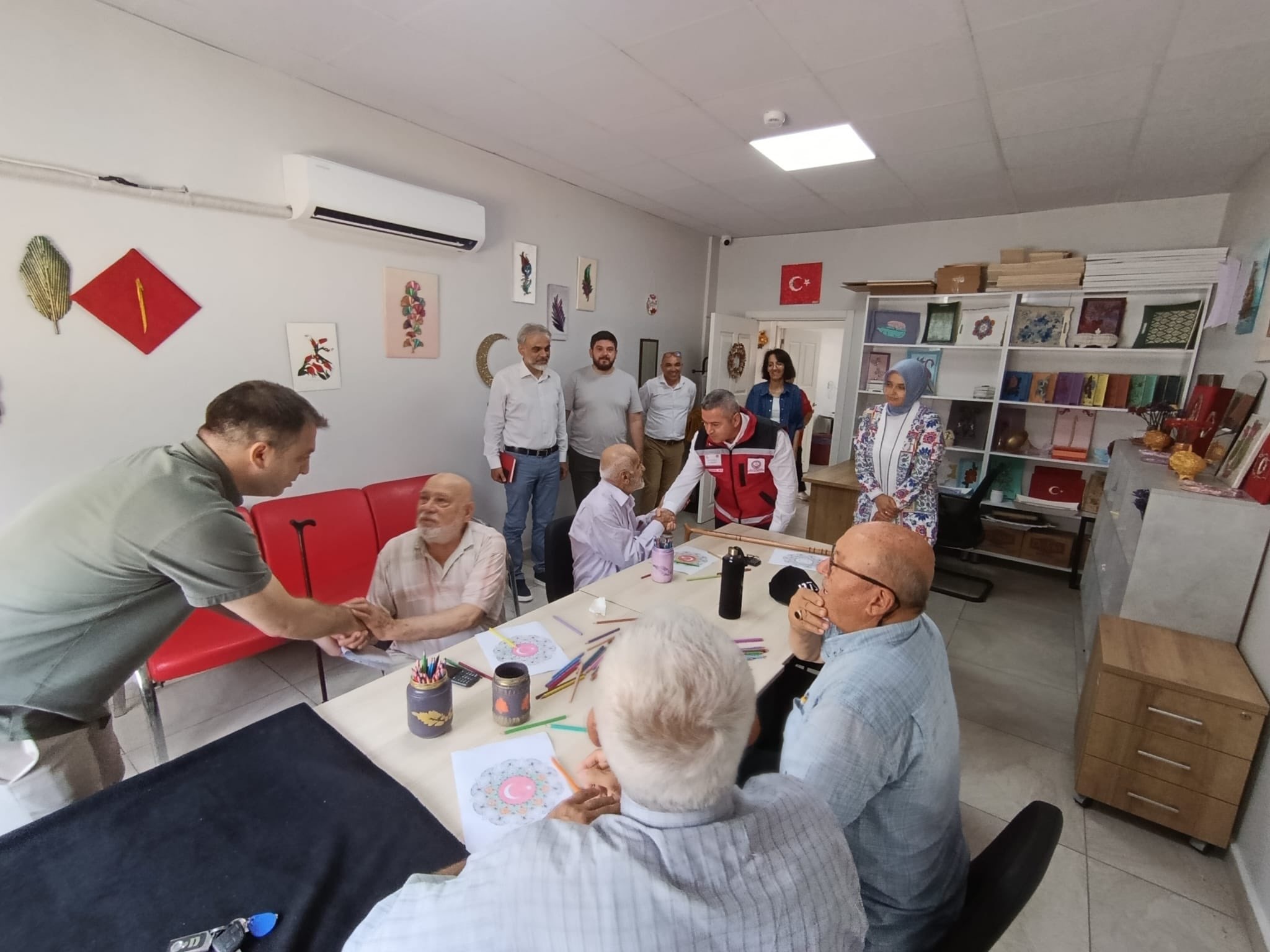 İl Müdürümüz Sayın Naci Yılmaz, Gündüz Bakım ve Aktif Yaşam Merkezimizi ziyaret ederek merkezde yürütülen faaliyetleri yerinde inceledi.