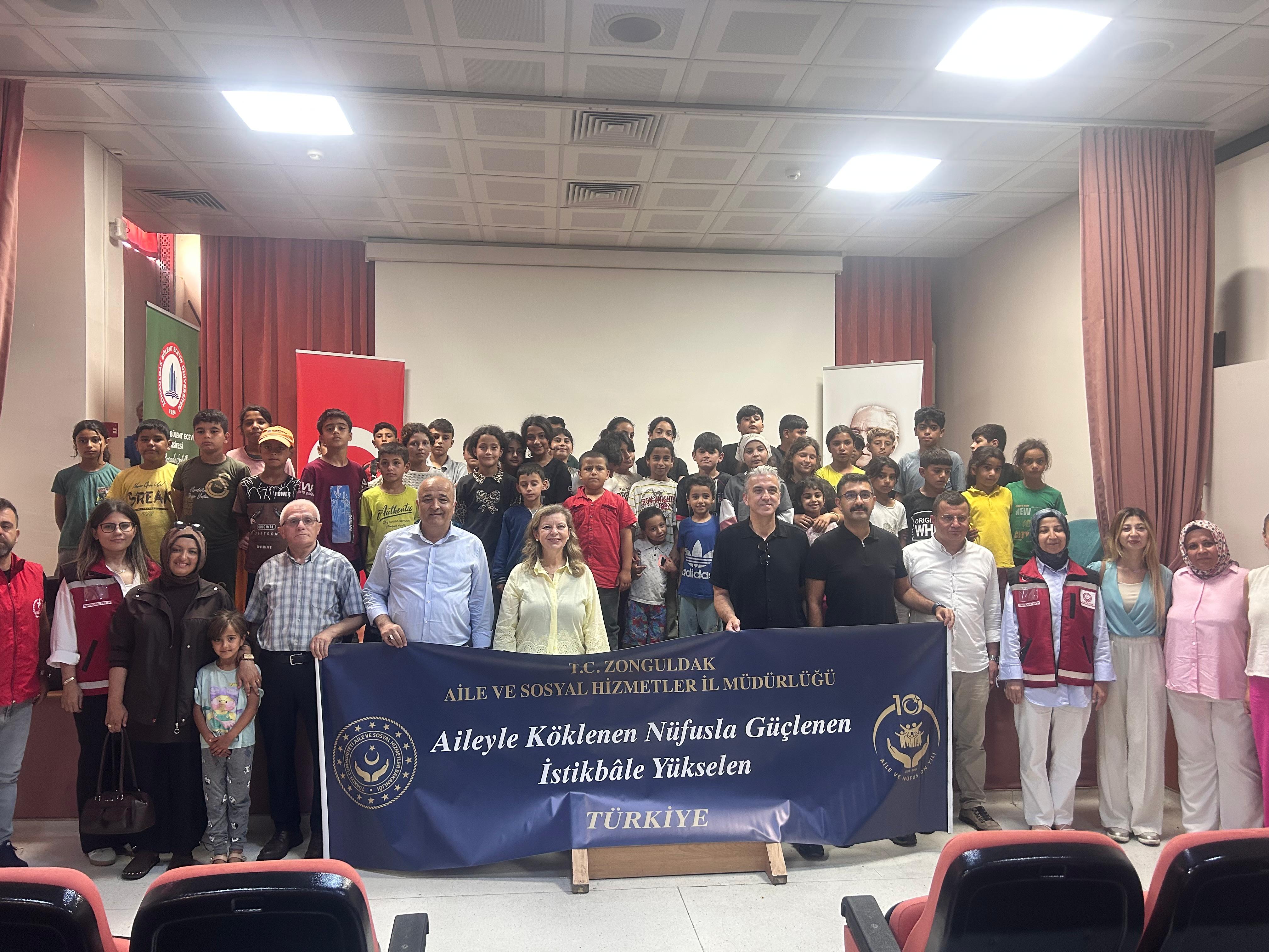 Mevsimlik Tarım İşçisi Ailelerin Çocukları Sinema Etkinliğinde Buluştu