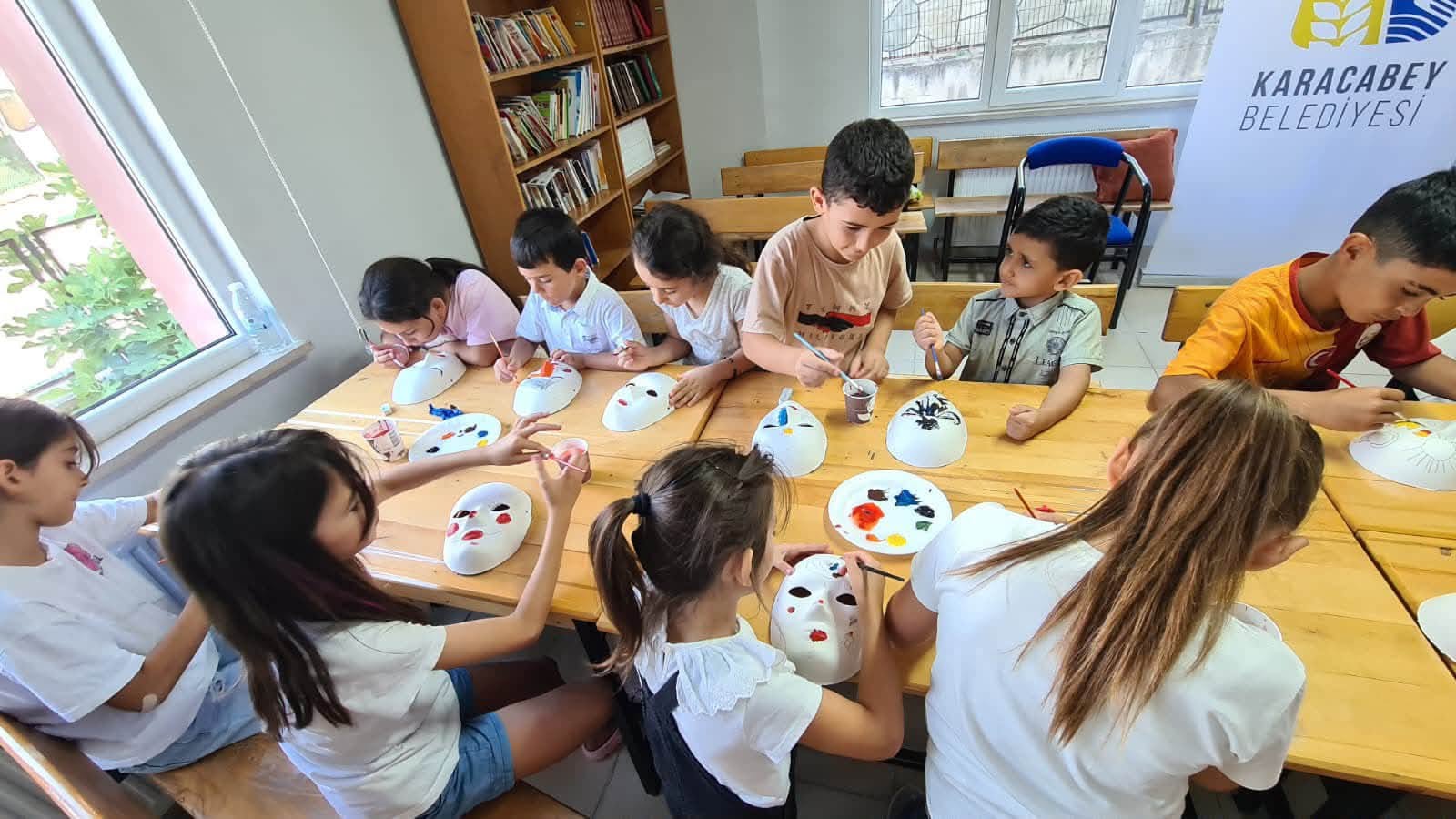 Hayaller Renkleniyor, Çocuklarımız Gülümsüyor