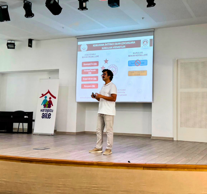 Kadın Yaşam ve İstihdam Merkezinde Koruyucu Aile Hizmet Modeli Hakkında Bilgilendirme Eğitimi Gerçekleştirildi